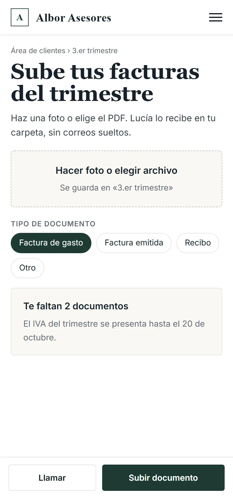 Subida de facturas del trimestre en el móvil con el tipo de documento, los documentos que faltan y los botones de llamar y subir documento fijos abajo