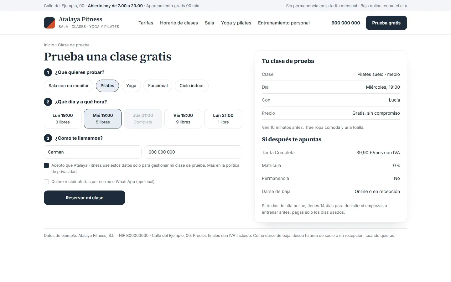 Reserva de la clase de prueba en tres pasos: qué quiere probar, el día y la hora con sus plazas, y el nombre y el teléfono, con el consentimiento para usar los datos solo en la prueba y, al lado, la cuota, la matrícula, la permanencia, cómo darse de baja y los 14 días para desistir